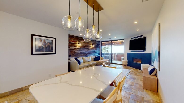 Elegant Ski-in/Ski-out Condo with Panoramic Views - Mammoth Lakes, California