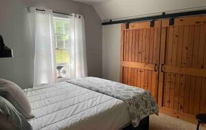 Charming Mount Holly Retreat on Six Private Acres - Mount Holly, Vermont