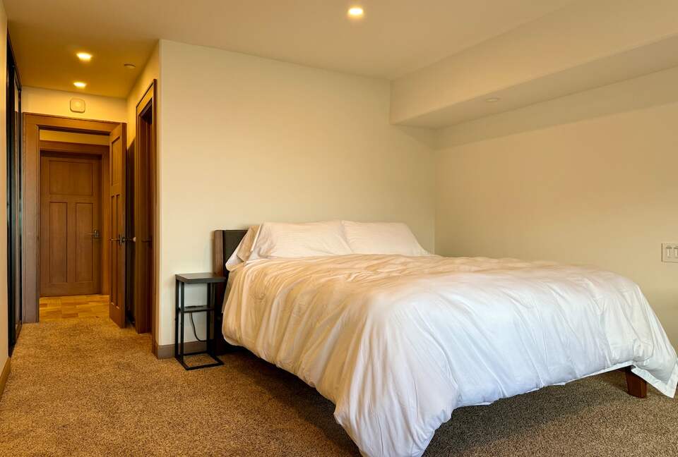 Elegant Ski-in/Ski-out Condo with Panoramic Views - Mammoth Lakes, California