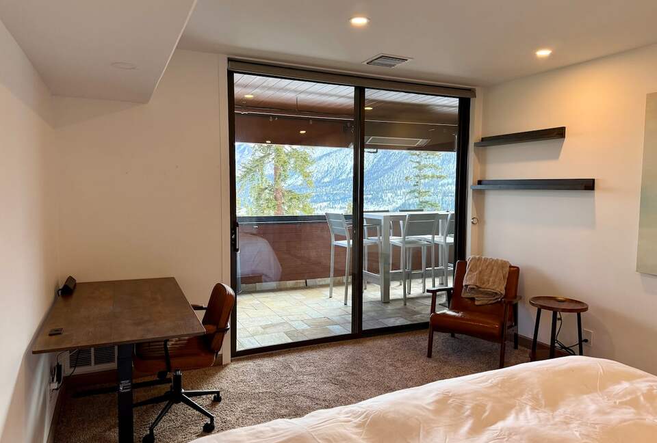 Elegant Ski-in/Ski-out Condo with Panoramic Views - Mammoth Lakes, California