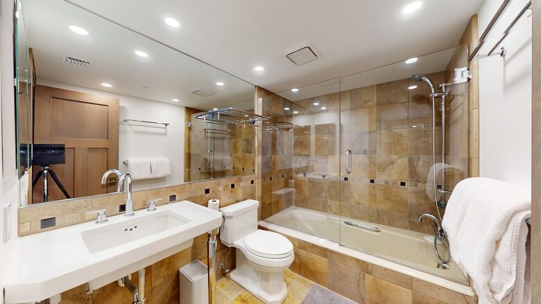 Elegant Ski-in/Ski-out Condo with Panoramic Views - Mammoth Lakes, California