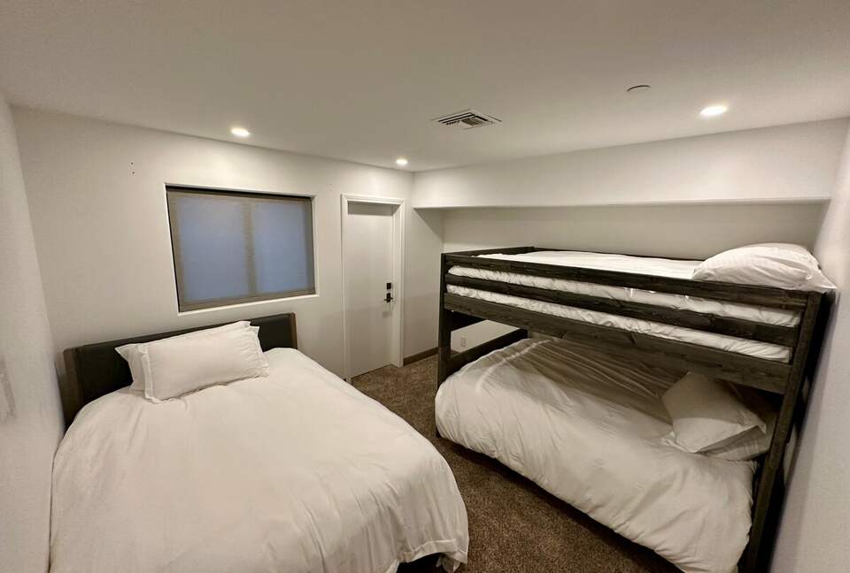 Elegant Ski-in/Ski-out Condo with Panoramic Views - Mammoth Lakes, California