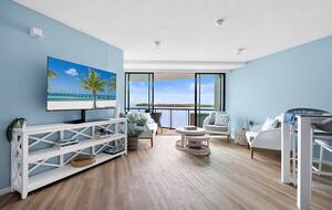 Netflix or ocean views from the breakfast bar