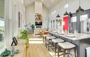 Tranquil Comfort with Forest & Lake Views - Hilham, Tennessee