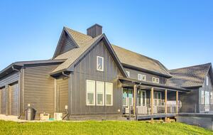 Tranquil Comfort with Forest & Lake Views - Hilham, Tennessee