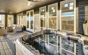 Tranquil Comfort with Forest & Lake Views - Hilham, Tennessee