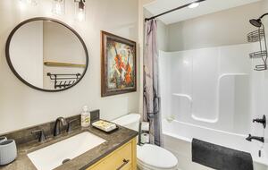 Tranquil Comfort with Forest & Lake Views - Hilham, Tennessee