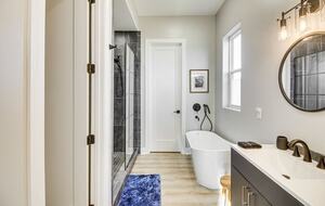 Tranquil Comfort with Forest & Lake Views - Hilham, Tennessee