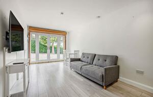 A Refined Cotswold Retreat with Countryside Elegance - Salford, United Kingdom