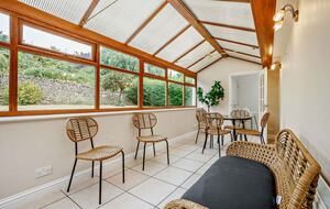 A Refined Cotswold Retreat with Countryside Elegance - Salford, United Kingdom