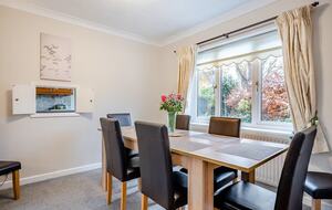 Elegant Cotswold Retreat Near Bourton-on-the-Water - Bourton-on-the-Water, United Kingdom