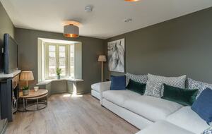 Cotswold Former Post House with Countryside Charm - Leighterton, Tetbury, United Kingdom