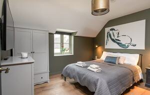 Cotswold Former Post House with Countryside Charm - Leighterton, Tetbury, United Kingdom