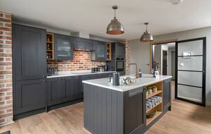 Cotswold Former Post House with Countryside Charm - Leighterton, Tetbury, United Kingdom