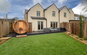 Cotswold Former Post House with Countryside Charm - Leighterton, Tetbury, United Kingdom