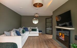 Cotswold Former Post House with Countryside Charm - Leighterton, Tetbury, United Kingdom