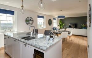 Elegant Georgian Penthouse with Panoramic Bath Views - Bath, United Kingdom