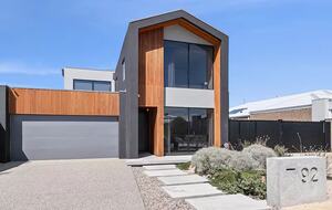 Modern Seaside Sophistication in Ocean Grove - Ocean Grove, Australia