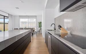 Modern Seaside Sophistication in Ocean Grove - Ocean Grove, Australia