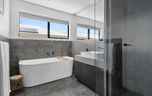 Modern Seaside Sophistication in Ocean Grove - Ocean Grove, Australia