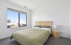 Modern Seaside Sophistication in Ocean Grove - Ocean Grove, Australia