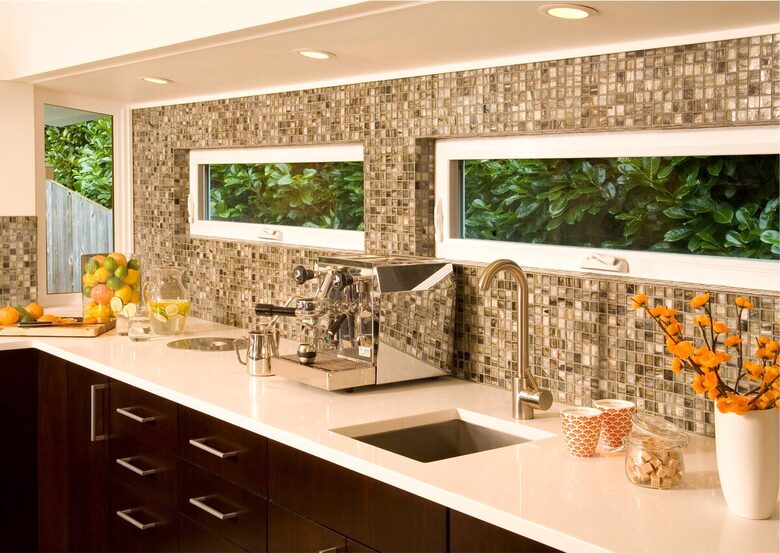 Mid-Century Gem with Garden & Jacuzzi in Innis Arden - Shoreline, Washington