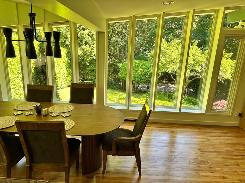 Mid-Century Gem with Garden & Jacuzzi in Innis Arden - Shoreline, Washington