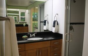 Mid-Century Gem with Garden & Jacuzzi in Innis Arden - Shoreline, Washington