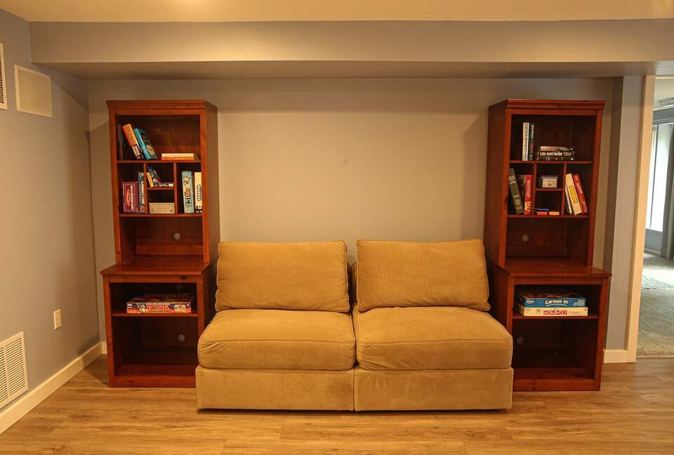 Mid-Century Gem with Garden & Jacuzzi in Innis Arden - Shoreline, Washington