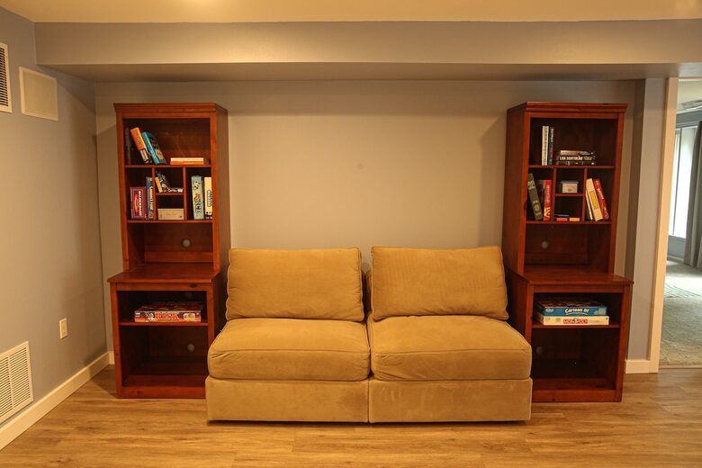 Mid-Century Gem with Garden & Jacuzzi in Innis Arden - Shoreline, Washington