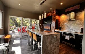 Modern Napa Hideaway Overlooking the River - Napa, California