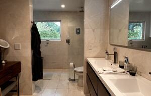 Modern Napa Hideaway Overlooking the River - Napa, California