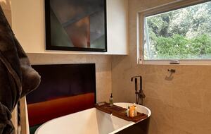 Modern Napa Hideaway Overlooking the River - Napa, California