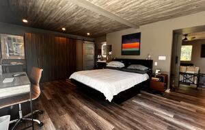 Modern Napa Hideaway Overlooking the River - Napa, California