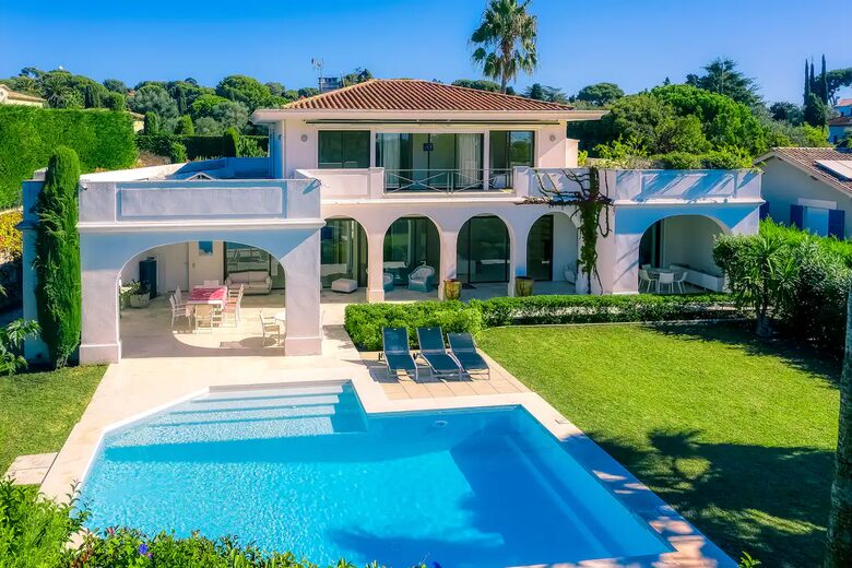 Villa Marsanne | Elegant Private Estate with Panoramic Bay Views - Cap D'Antibes, France