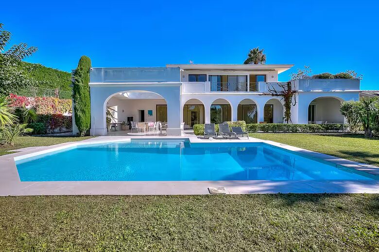 Villa Marsanne | Elegant Private Estate with Panoramic Bay Views - Cap D'Antibes, France