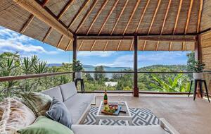 Tranquil Mandalay Retreat with Private Pool & Balinese Charm - Mandalay, Australia