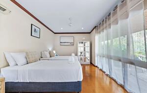 Tranquil Mandalay Retreat with Private Pool & Balinese Charm - Mandalay, Australia