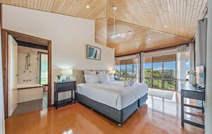 Tranquil Mandalay Retreat with Private Pool & Balinese Charm - Mandalay, Australia