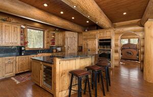 Grand Big Sky Ski In/Ski Out Lodge | Moon Rider - Big Sky, Montana