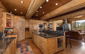 Grand Big Sky Ski In/Ski Out Lodge | Moon Rider - Big Sky, Montana
