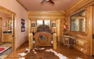 Grand Big Sky Ski In/Ski Out Lodge | Moon Rider - Big Sky, Montana