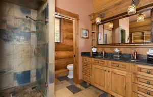Grand Big Sky Ski In/Ski Out Lodge | Moon Rider - Big Sky, Montana
