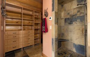 Grand Big Sky Ski In/Ski Out Lodge | Moon Rider - Big Sky, Montana