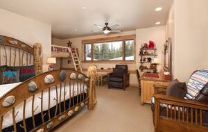 Grand Big Sky Ski In/Ski Out Lodge | Moon Rider - Big Sky, Montana