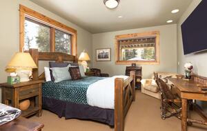 Grand Big Sky Ski In/Ski Out Lodge | Moon Rider - Big Sky, Montana