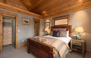 Grand Big Sky Ski In/Ski Out Lodge | Moon Rider - Big Sky, Montana