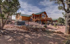 Starry Ridge Retreat Near Zion’s East Gate - Mt.Carmel, Utah
