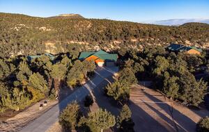 Starry Ridge Retreat Near Zion’s East Gate - Mt.Carmel, Utah