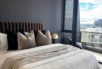 Designer Condo with Concierge & City Views - Brisbane, Australia